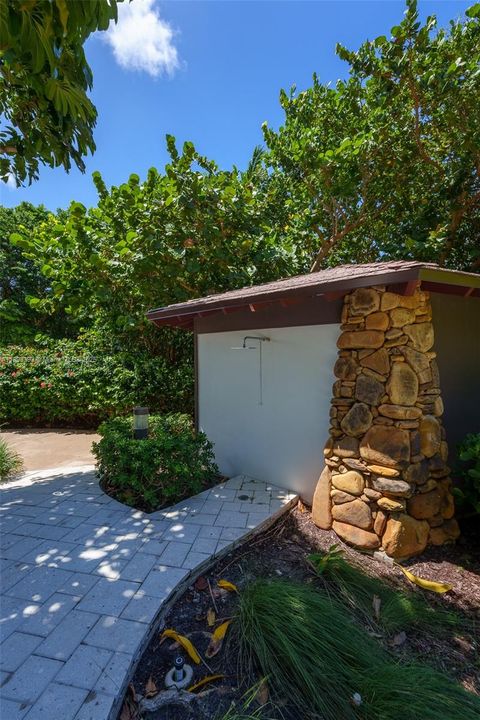 For Sale: $345,000 (2 beds, 2 baths, 1268 Square Feet)