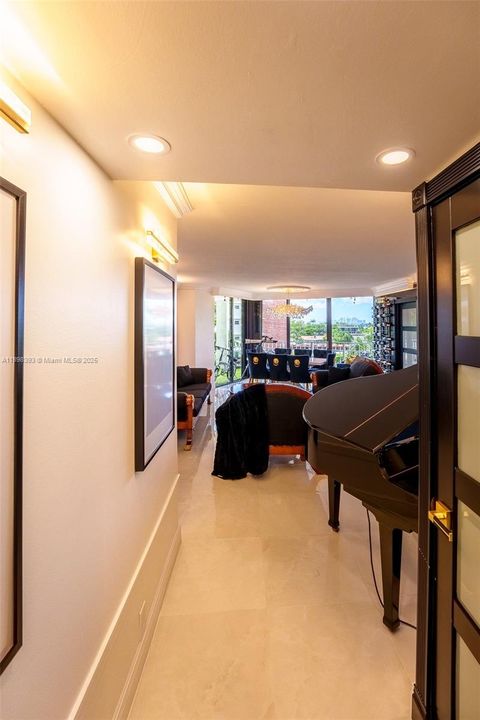 For Sale: $345,000 (2 beds, 2 baths, 1268 Square Feet)