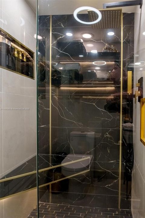 For Sale: $345,000 (2 beds, 2 baths, 1268 Square Feet)