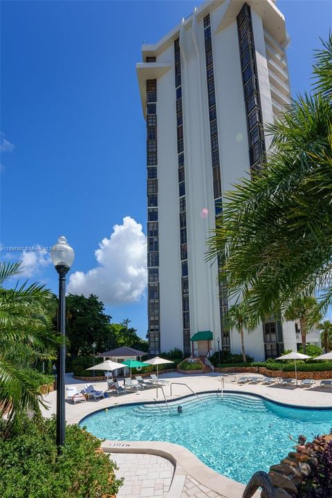 For Sale: $345,000 (2 beds, 2 baths, 1268 Square Feet)