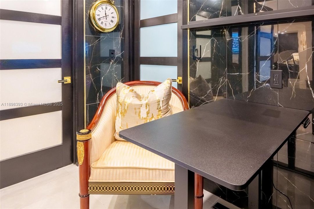 For Sale: $345,000 (2 beds, 2 baths, 1268 Square Feet)