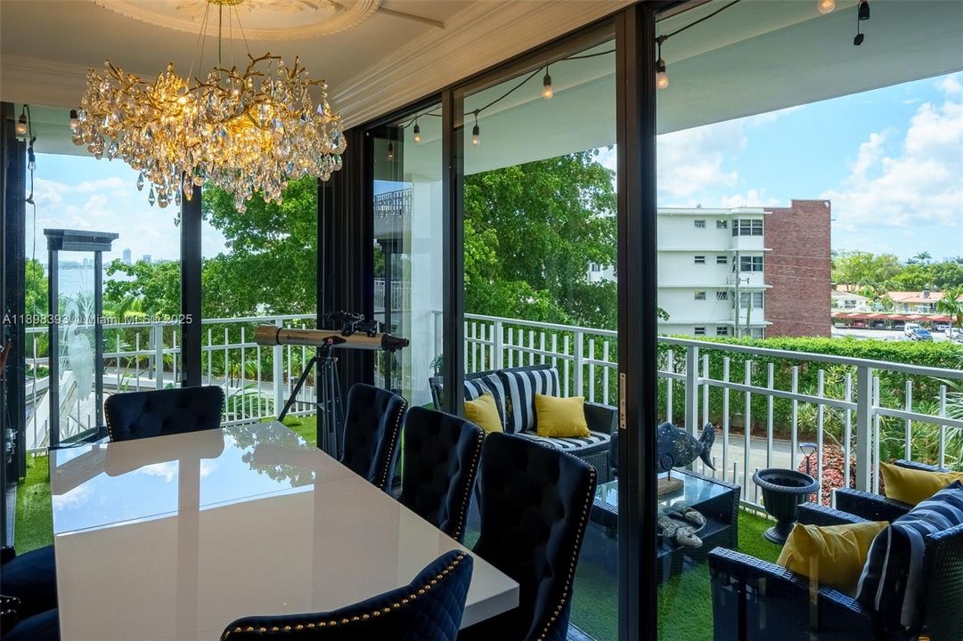 For Sale: $345,000 (2 beds, 2 baths, 1268 Square Feet)