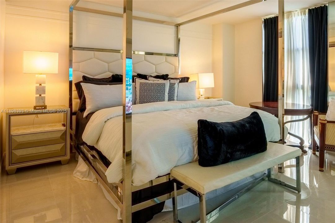 For Sale: $345,000 (2 beds, 2 baths, 1268 Square Feet)