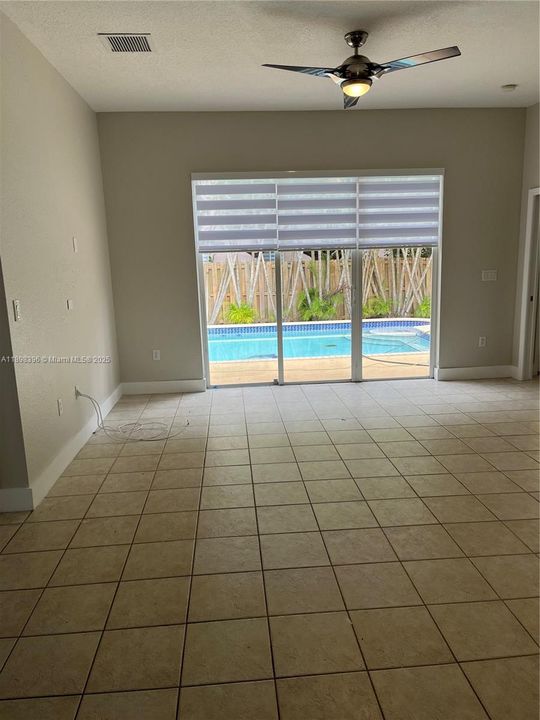 待售: $890,000 (4 贝兹, 3 浴室, 1909 平方英尺)