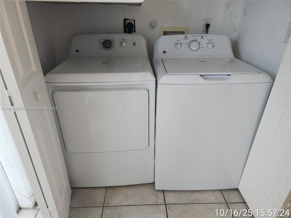 На продажу: $420,000 (3 спален, 2 ванн, 1290 Квадратных фут)