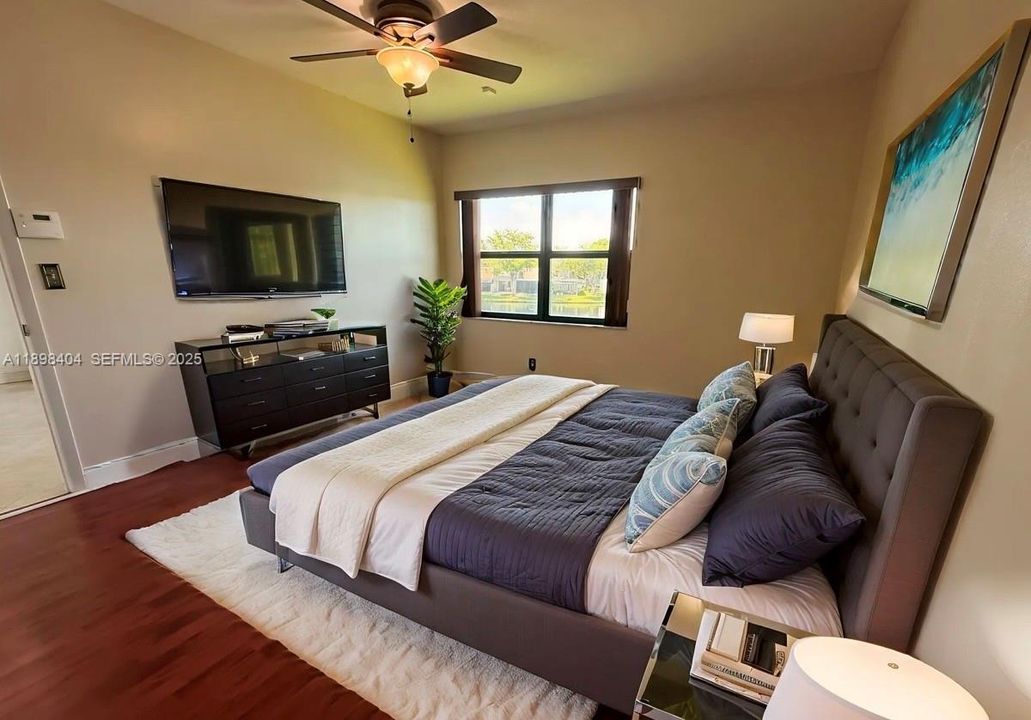 For Sale: $307,500 (2 beds, 2 baths, 1271 Square Feet)