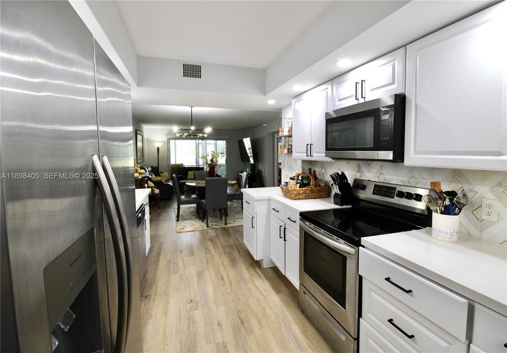 待售: $335,000 (2 贝兹, 2 浴室, 1351 平方英尺)