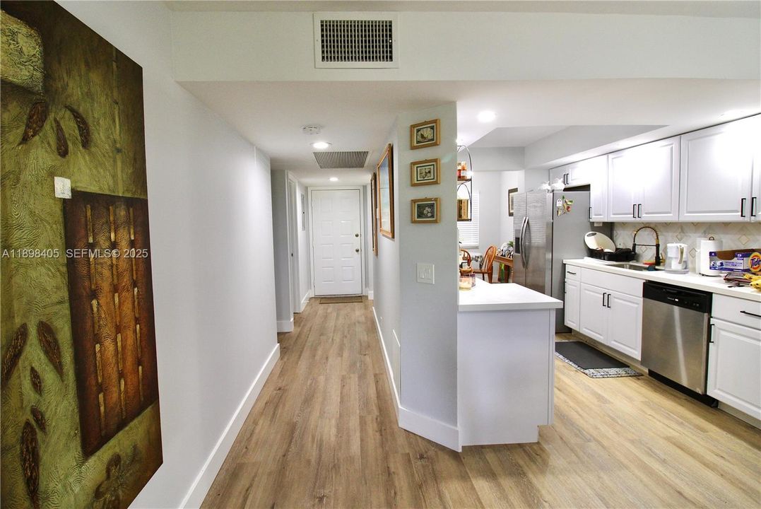 待售: $335,000 (2 贝兹, 2 浴室, 1351 平方英尺)