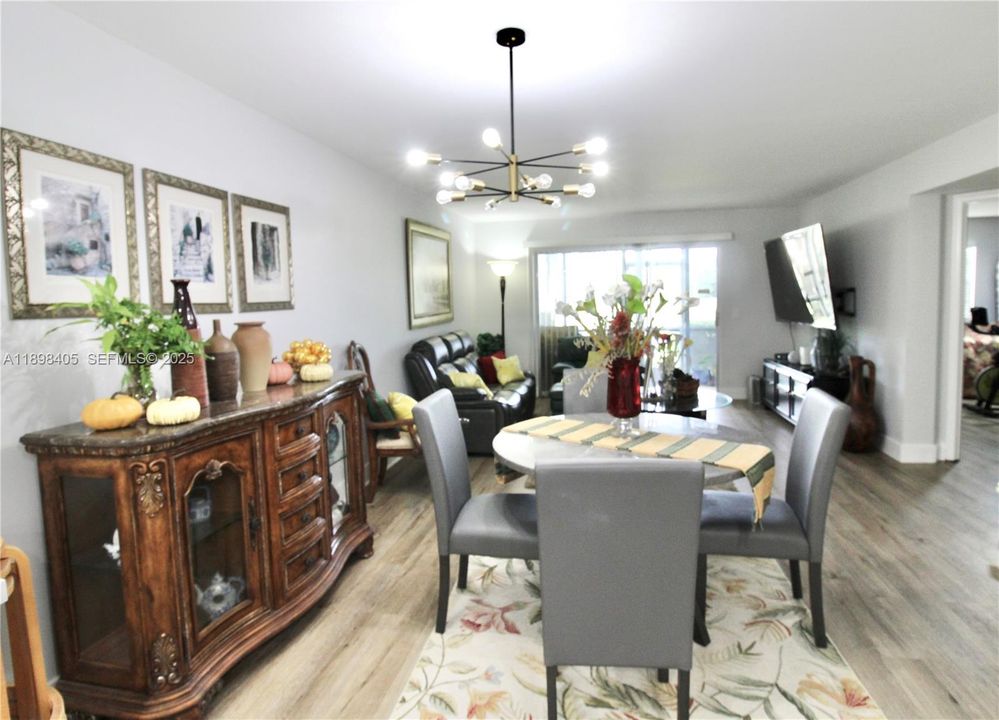 待售: $335,000 (2 贝兹, 2 浴室, 1351 平方英尺)