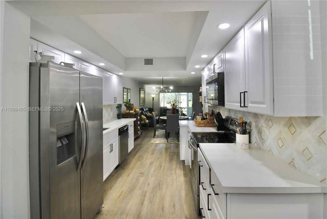 待售: $335,000 (2 贝兹, 2 浴室, 1351 平方英尺)