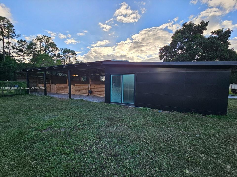 出租: $4,250 (0 贝兹, 1 浴室, 0 平方英尺)