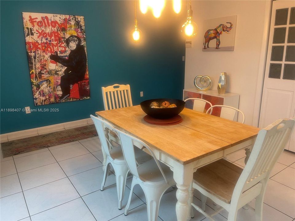 For Rent: $3,590 (3 beds, 2 baths, 2760 Square Feet)