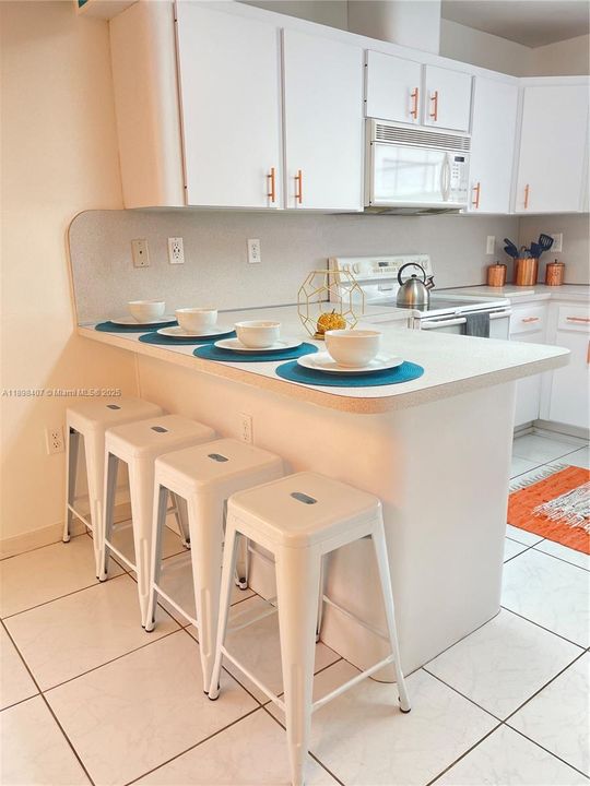 For Rent: $3,590 (3 beds, 2 baths, 2760 Square Feet)