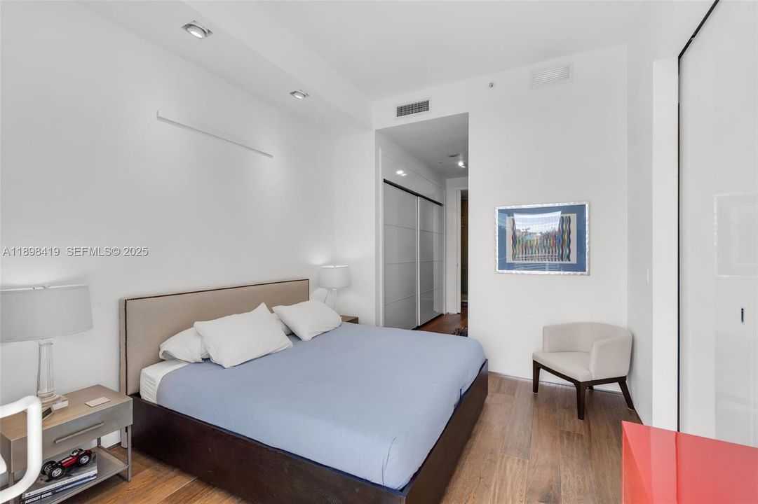 待售: $949,000 (2 贝兹, 2 浴室, 966 平方英尺)