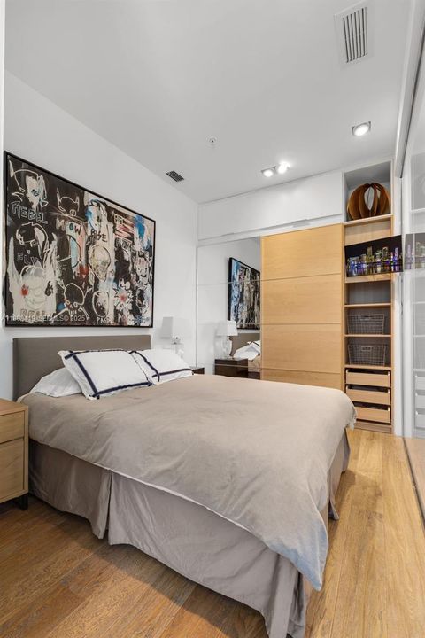 待售: $949,000 (2 贝兹, 2 浴室, 966 平方英尺)