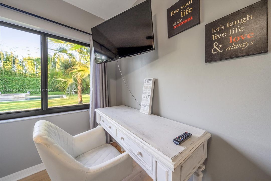 En Renta: $10,000 (4 camas, 2 baños, 2708 Pies cuadrados)