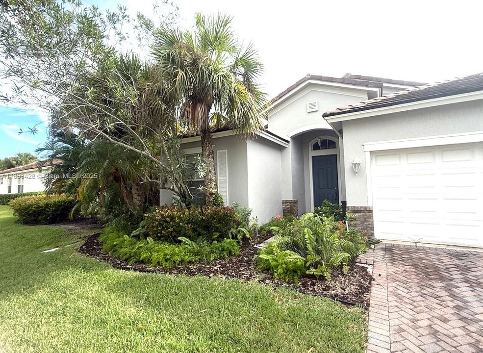 待售: $353,899 (3 贝兹, 2 浴室, 1723 平方英尺)