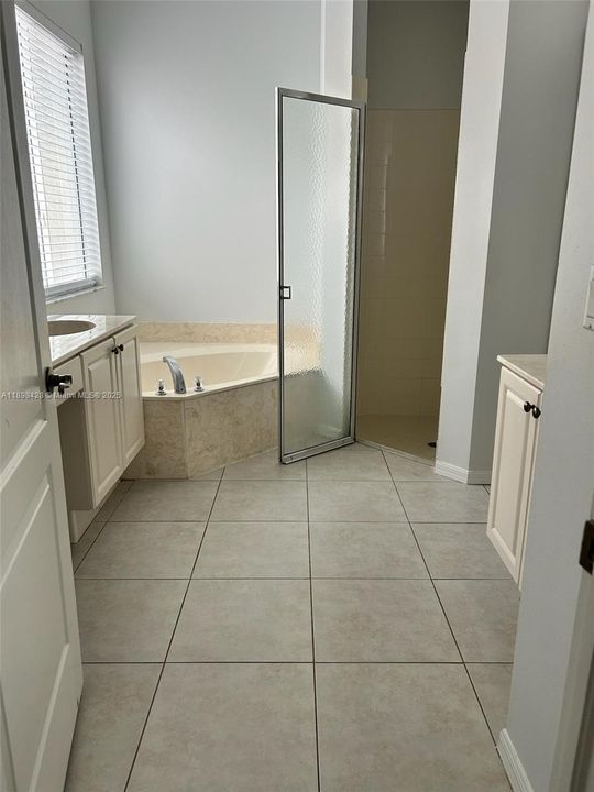 待售: $353,899 (3 贝兹, 2 浴室, 1723 平方英尺)