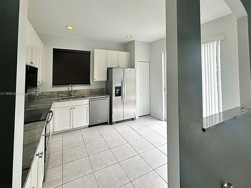 待售: $353,899 (3 贝兹, 2 浴室, 1723 平方英尺)