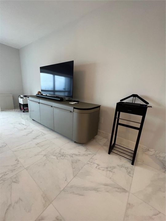 For Rent: $15,300 (2 beds, 2 baths, 1801 Square Feet)