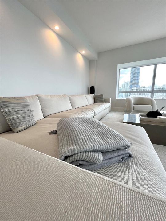 For Rent: $15,300 (2 beds, 2 baths, 1801 Square Feet)