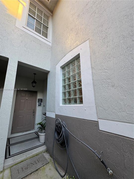 For Rent: $3,600 (3 beds, 2 baths, 1443 Square Feet)