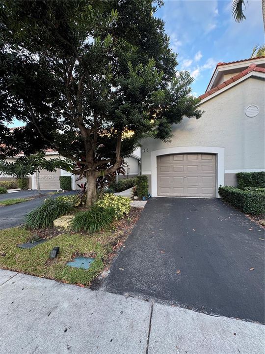 For Rent: $3,600 (3 beds, 2 baths, 1443 Square Feet)