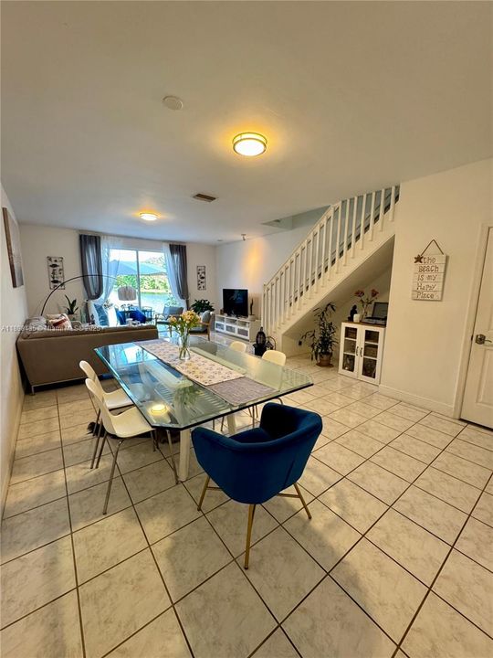 For Rent: $3,600 (3 beds, 2 baths, 1443 Square Feet)