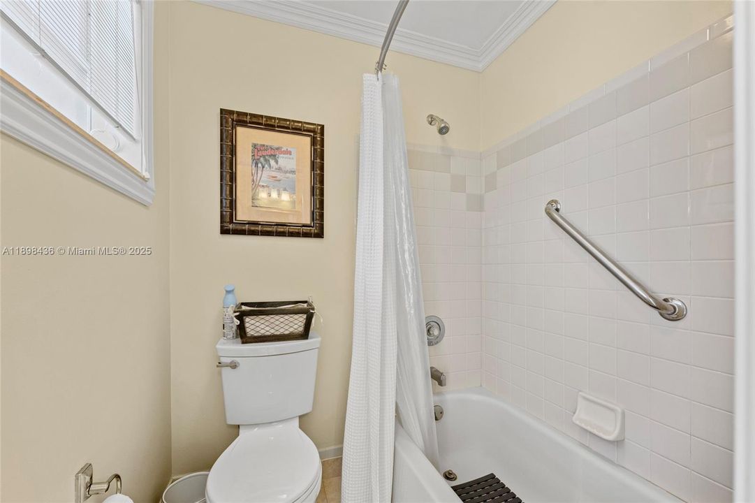 For Sale: $1,099,000 (4 beds, 2 baths, 2370 Square Feet)