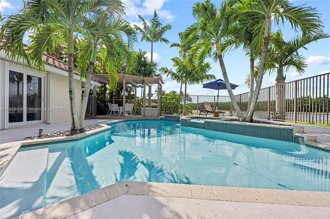 For Sale: $1,099,000 (4 beds, 2 baths, 2370 Square Feet)