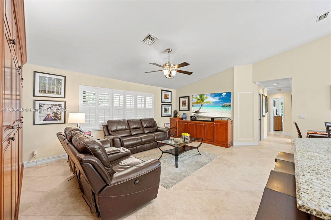 For Sale: $1,099,000 (4 beds, 2 baths, 2370 Square Feet)