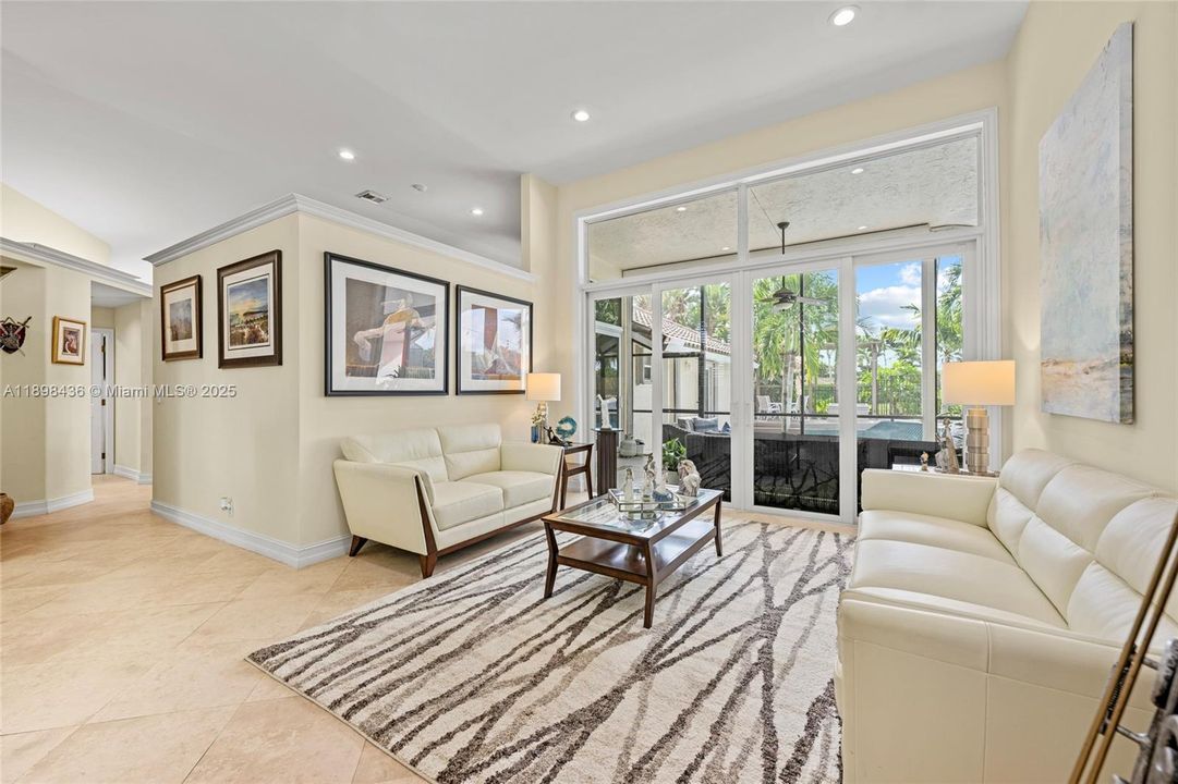 For Sale: $1,099,000 (4 beds, 2 baths, 2370 Square Feet)