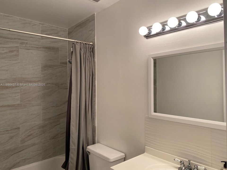 Под контрактом: $286,600 (2 спален, 1 ванн, 792 Квадратных фут)