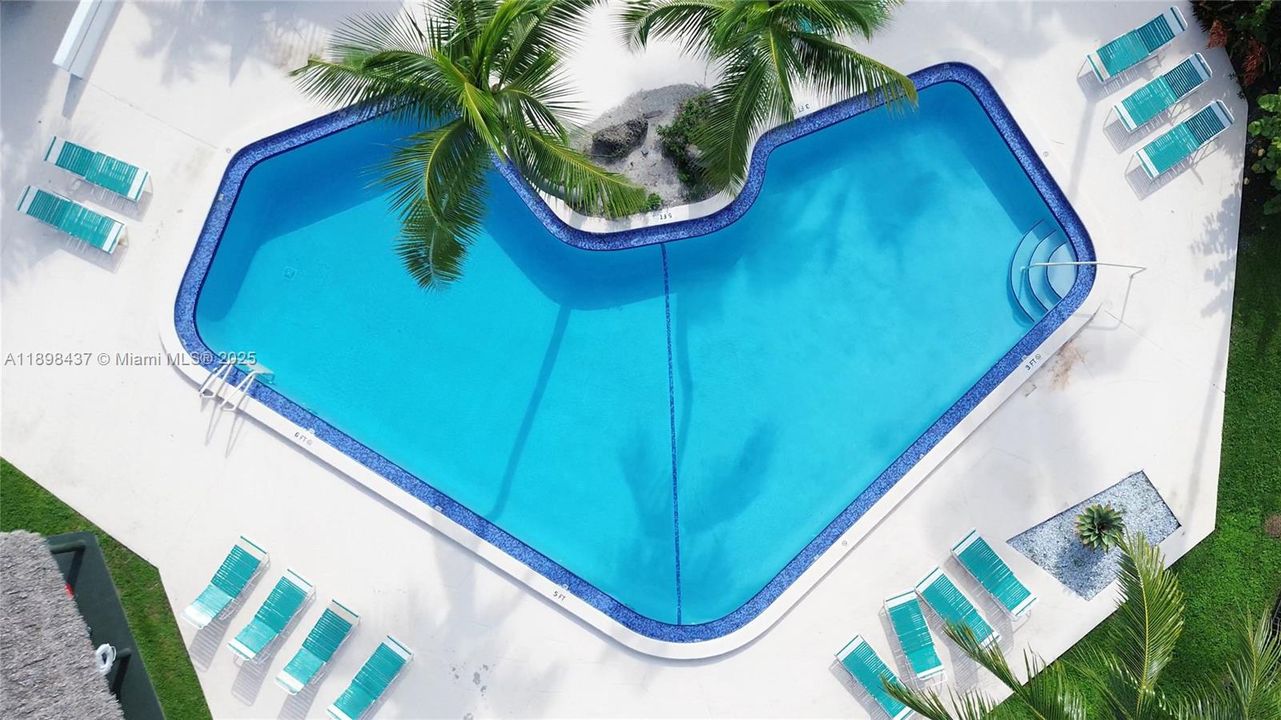 Под контрактом: $286,600 (2 спален, 1 ванн, 792 Квадратных фут)