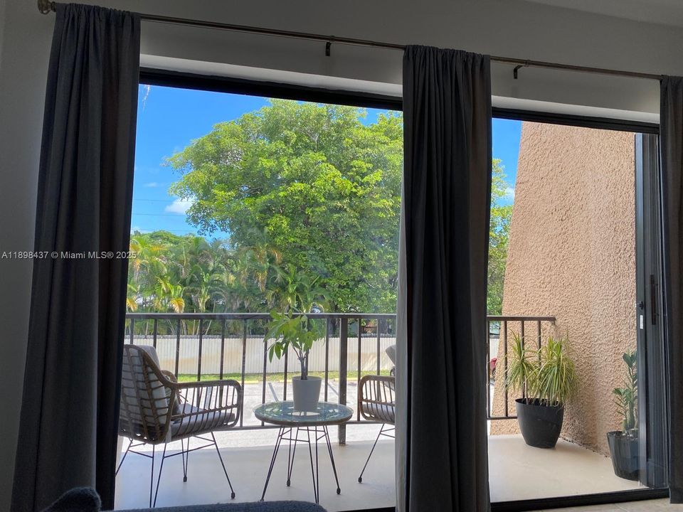 Под контрактом: $286,600 (2 спален, 1 ванн, 792 Квадратных фут)