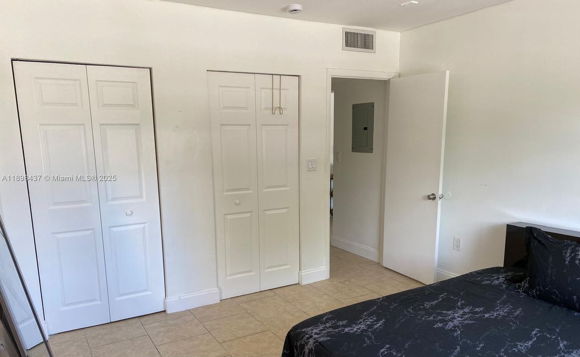 Под контрактом: $286,600 (2 спален, 1 ванн, 792 Квадратных фут)