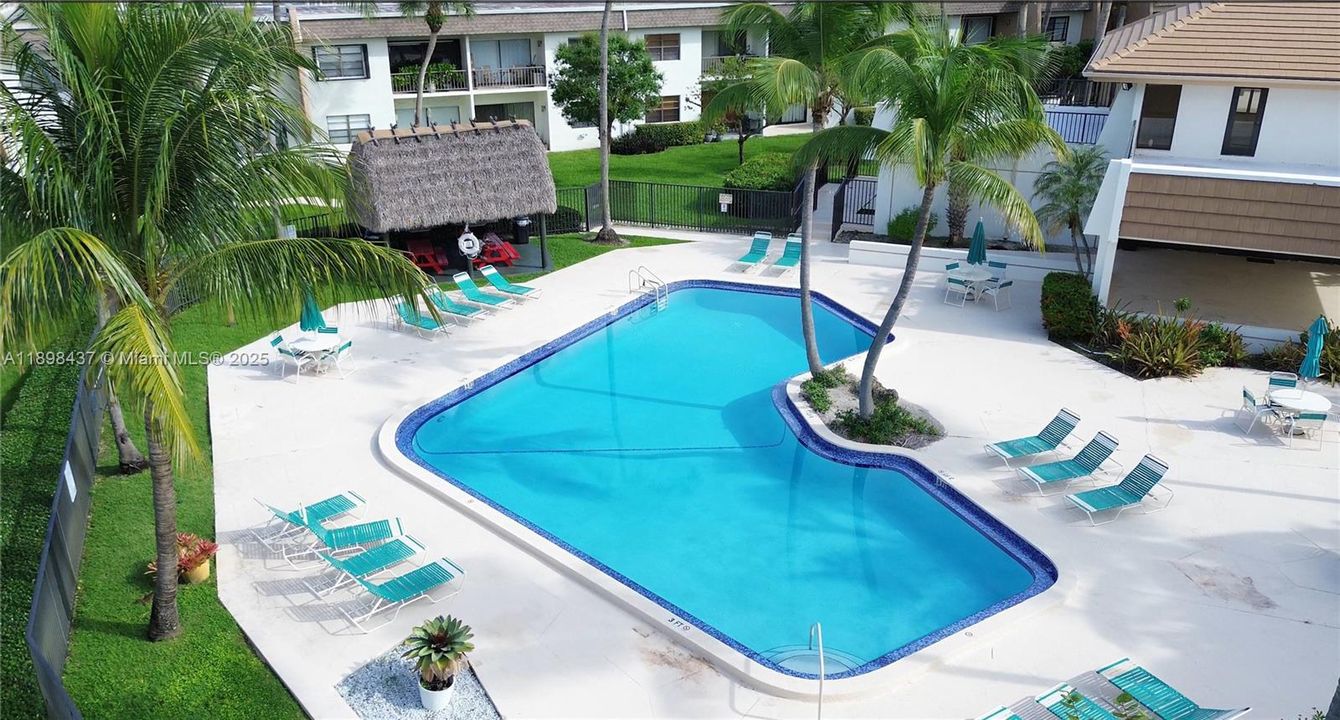 Под контрактом: $286,600 (2 спален, 1 ванн, 792 Квадратных фут)