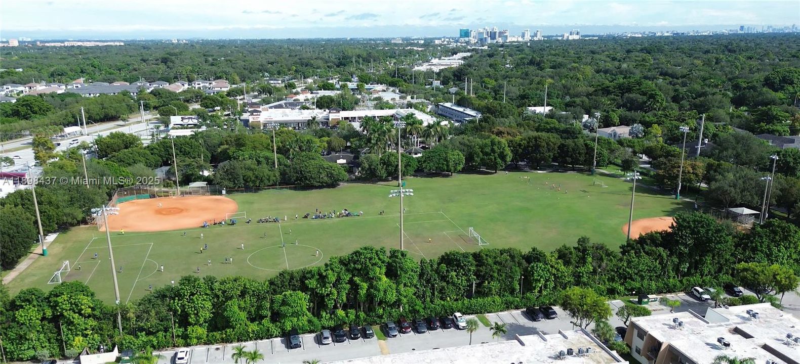 Под контрактом: $286,600 (2 спален, 1 ванн, 792 Квадратных фут)