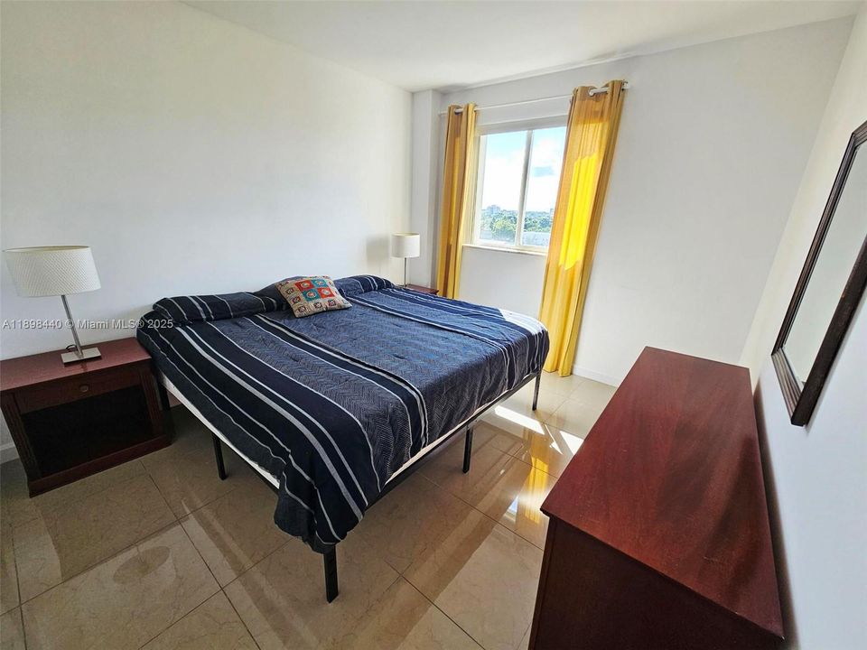 En Venta: $380,000 (2 camas, 2 baños, 897 Pies cuadrados)