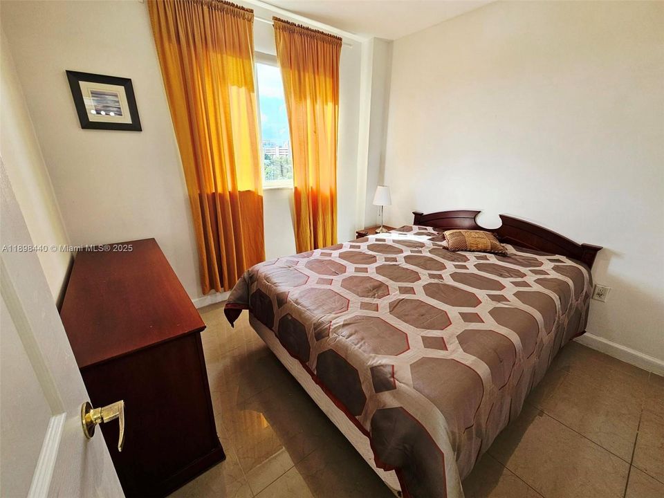 En Venta: $380,000 (2 camas, 2 baños, 897 Pies cuadrados)