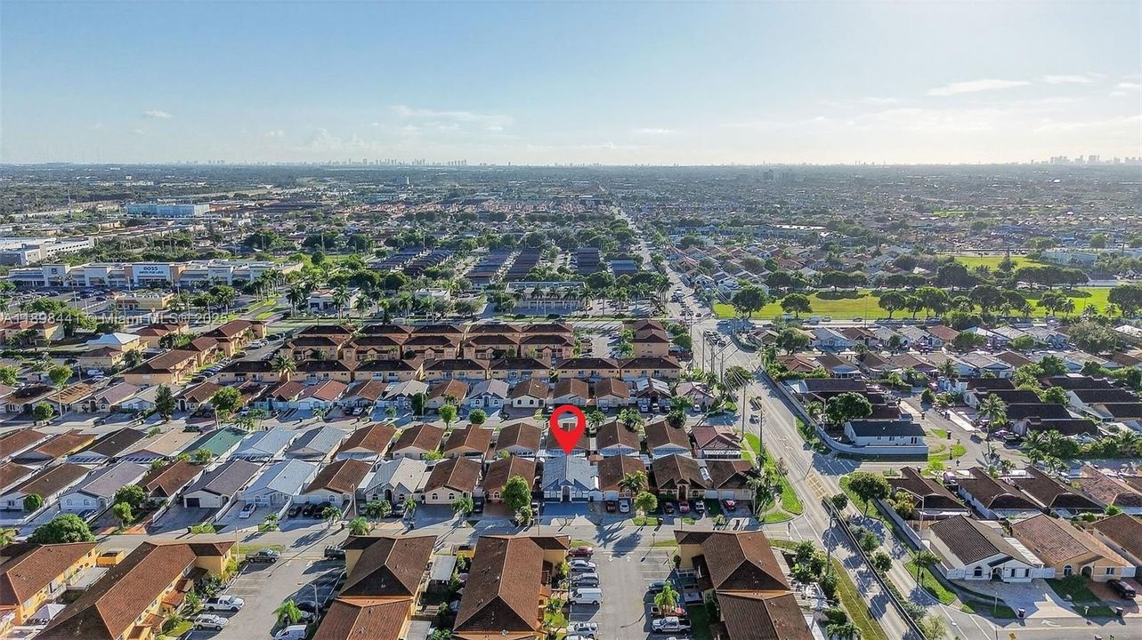 合同活跃: $569,000 (3 贝兹, 2 浴室, 1460 平方英尺)