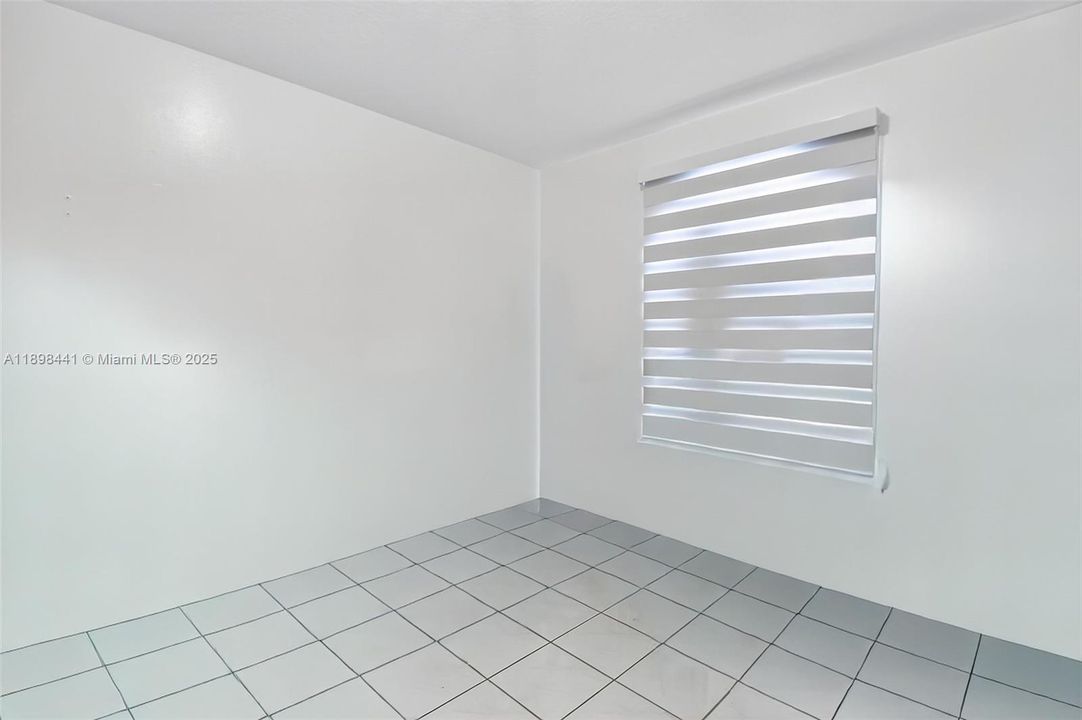 合同活跃: $569,000 (3 贝兹, 2 浴室, 1460 平方英尺)