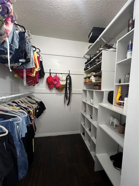 En Venta: $590,000 (3 camas, 2 baños, 1044 Pies cuadrados)