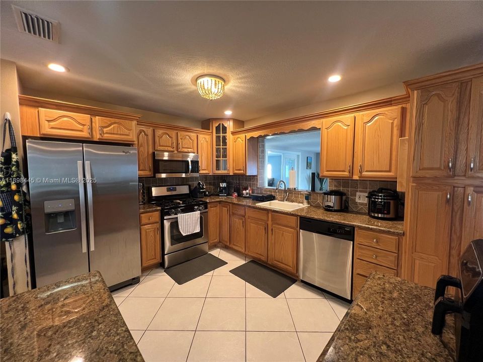 En Venta: $590,000 (3 camas, 2 baños, 1044 Pies cuadrados)