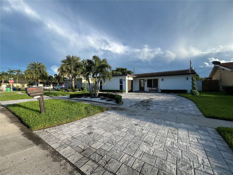 En Venta: $590,000 (3 camas, 2 baños, 1044 Pies cuadrados)