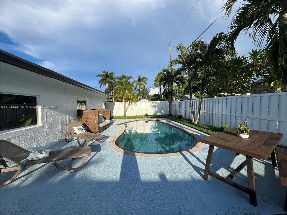 En Venta: $590,000 (3 camas, 2 baños, 1044 Pies cuadrados)