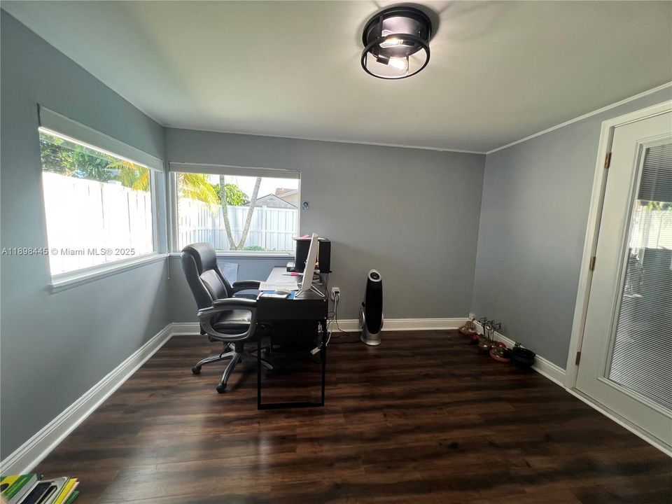 En Venta: $590,000 (3 camas, 2 baños, 1044 Pies cuadrados)