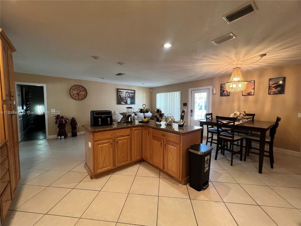 En Venta: $590,000 (3 camas, 2 baños, 1044 Pies cuadrados)