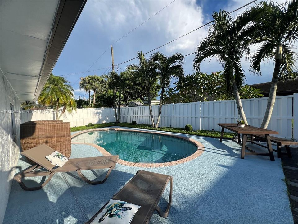 En Venta: $590,000 (3 camas, 2 baños, 1044 Pies cuadrados)