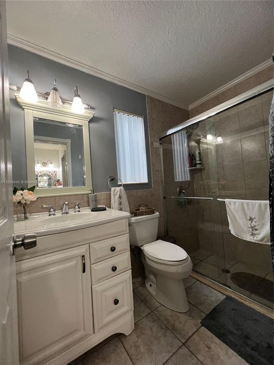 En Venta: $590,000 (3 camas, 2 baños, 1044 Pies cuadrados)